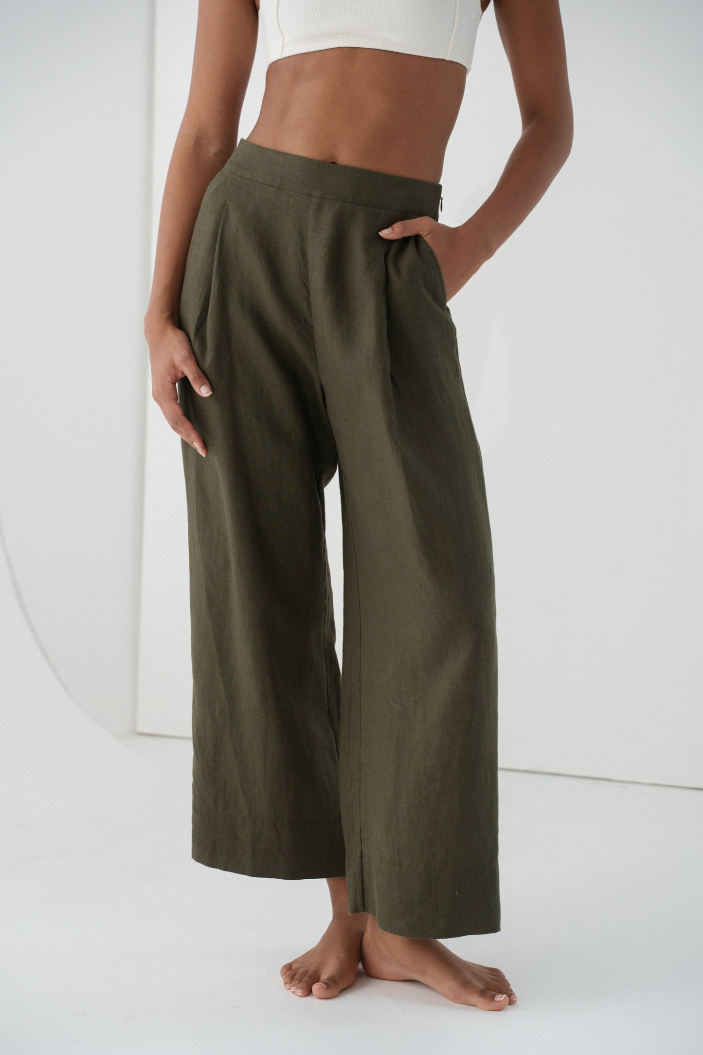 LILLY PILLY Ivy linen pants in Khaki close up front view