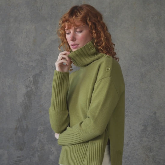 LILLY PILLY Kaida cashmere knit in Olive